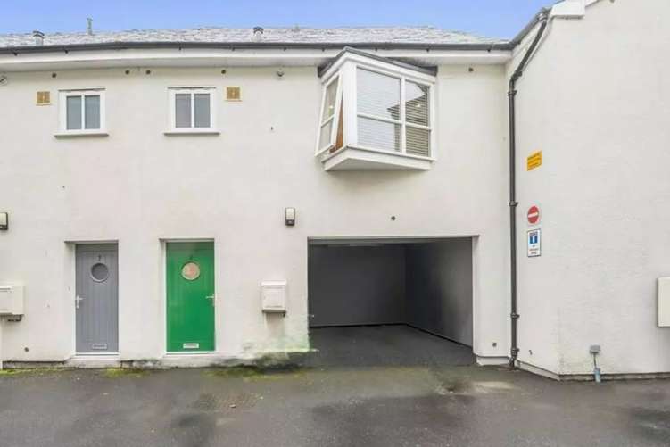 D Gi YA27 Za Uqmf T7ywa1j1 A