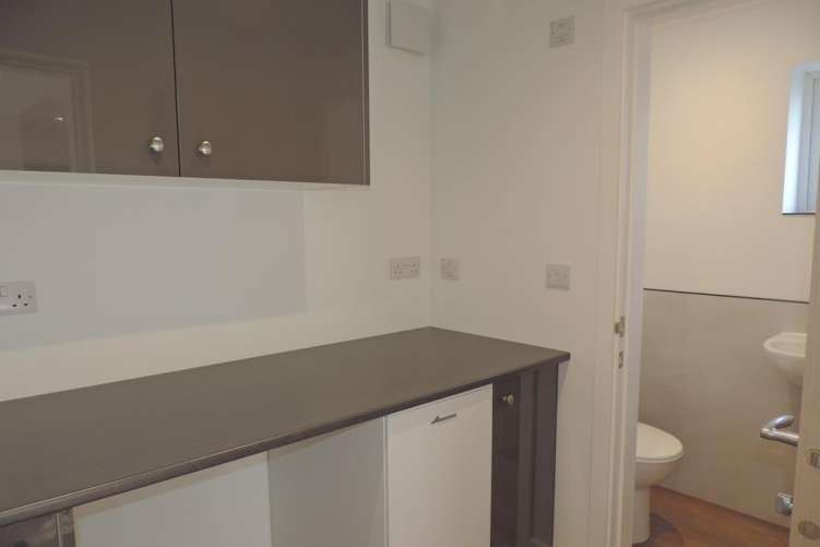 Z XVDE Kp1 BU6k ZE77 In FAQQ