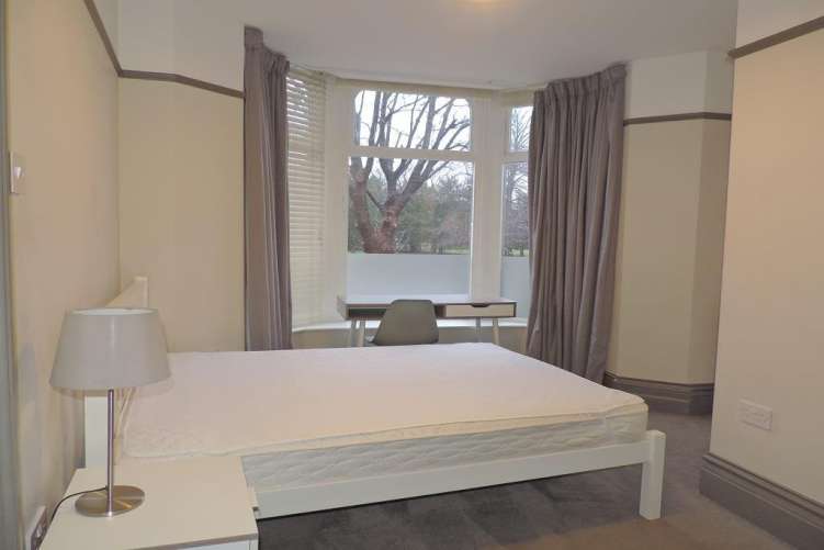 F3 J Svf Yci Ea R f CO2ls8ng