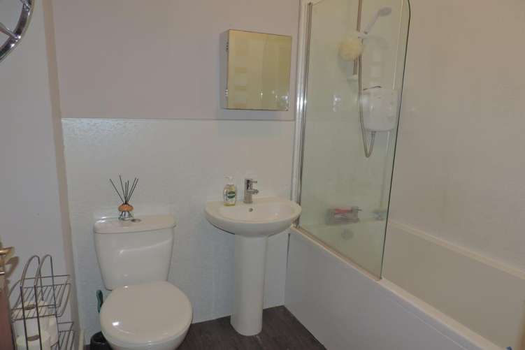 Evm W Ade GBUOY1 I9ic Ff8 Jg