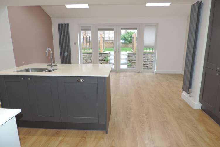 3 YMCJ Ne5 P0 Kx A Rr b ZG Jo Q