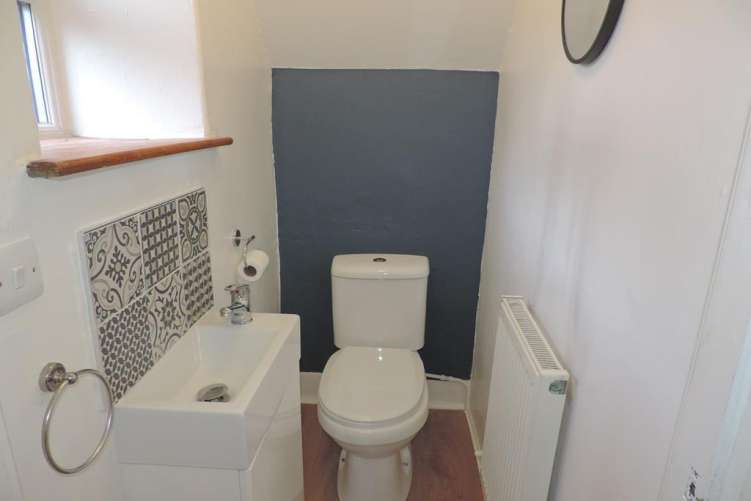 Y N Do L7 KEK5 Ead2 Sv891g